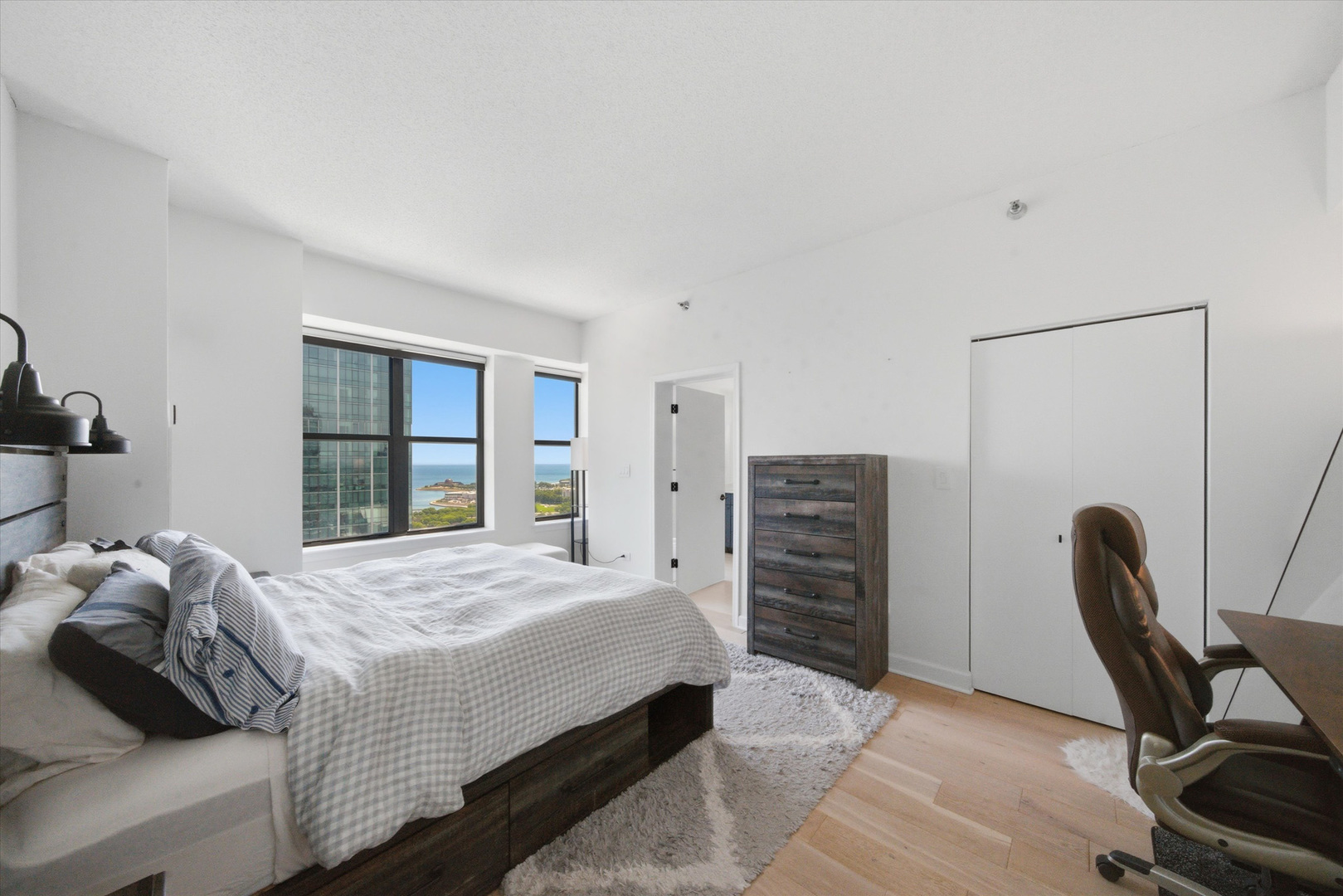 41 E 8TH Street Unit: 2901