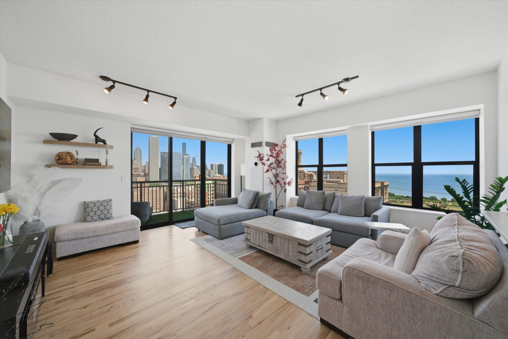 41 E 8TH Street Unit: 2901