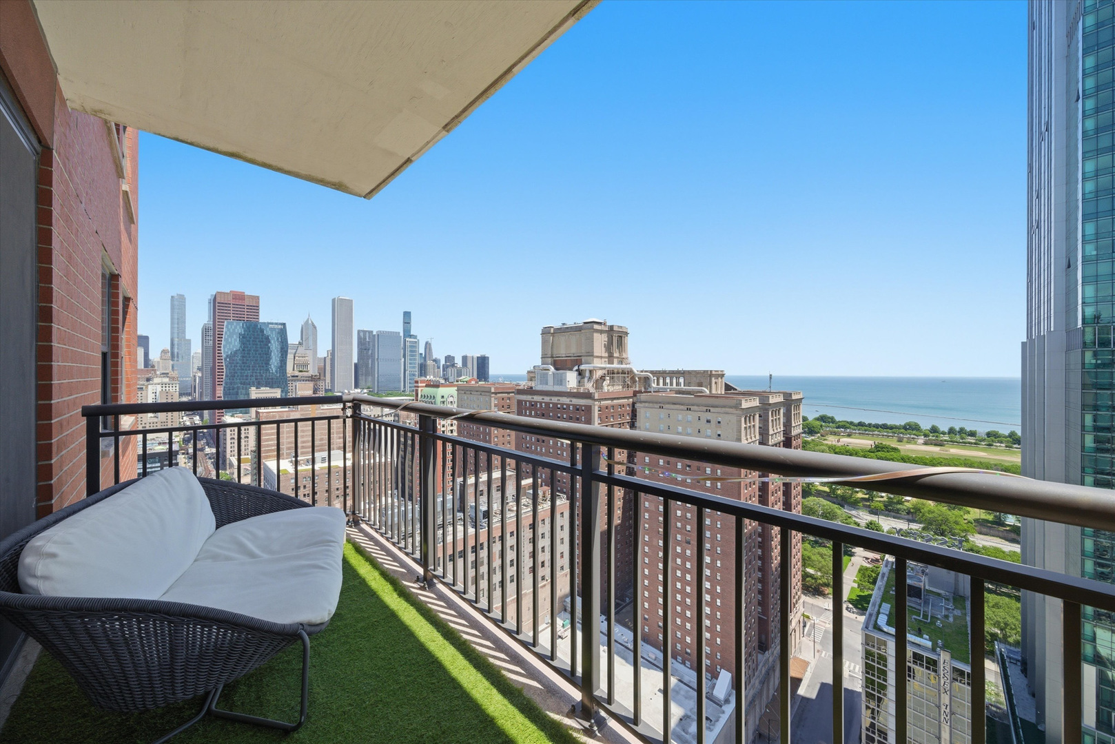 41 E 8TH Street Unit: 2901