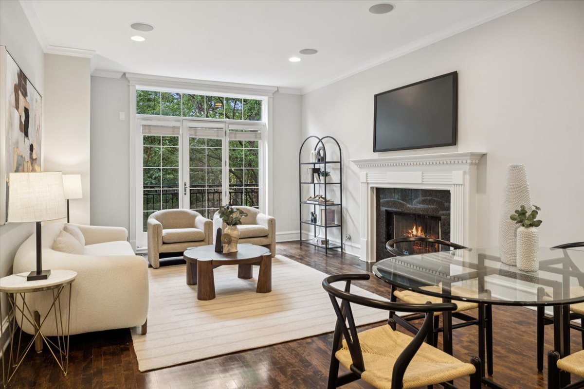 1365 N Mohawk Street Unit: 2N