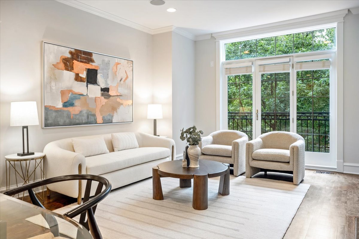 1365 N Mohawk Street Unit: 2N