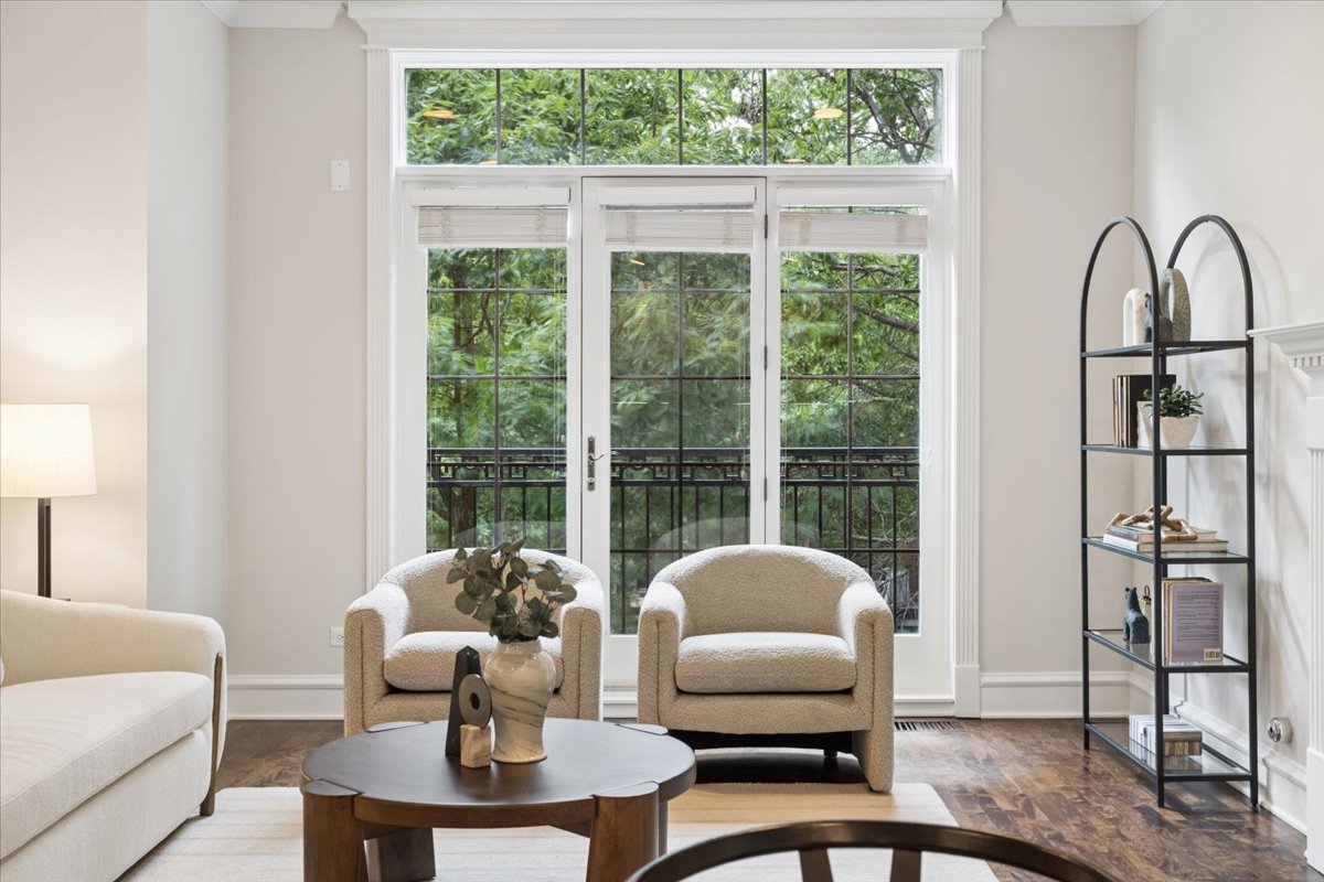 1365 N Mohawk Street Unit: 2N