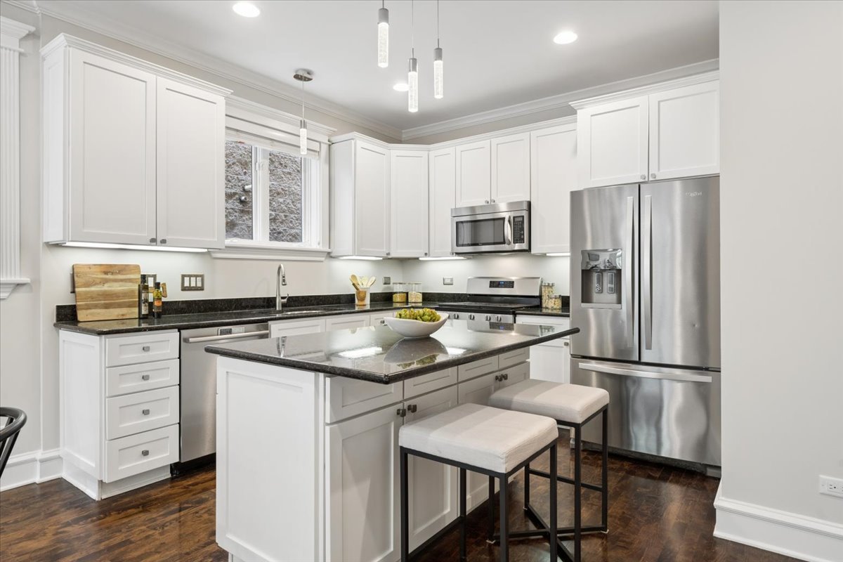 1365 N Mohawk Street Unit: 2N