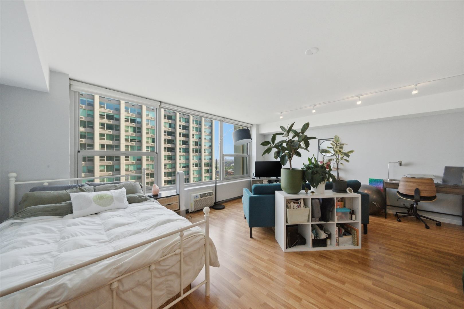 3600 N Lake Shore Drive Unit: 2217