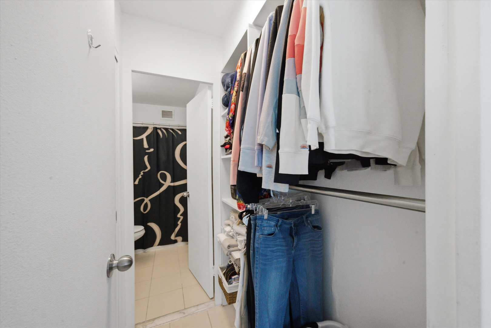 3600 N Lake Shore Drive Unit: 2217