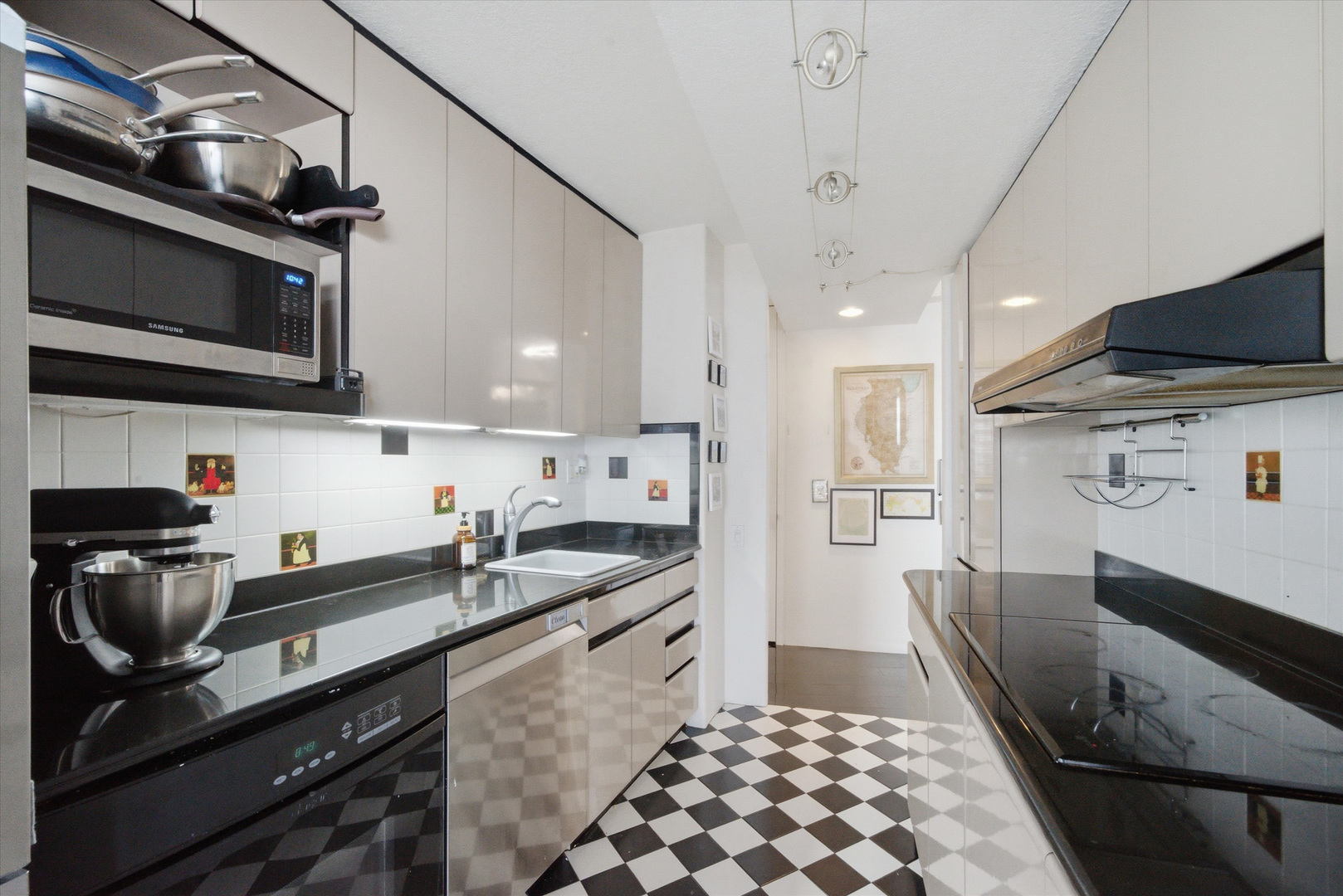 300 N State Street Unit: 5306