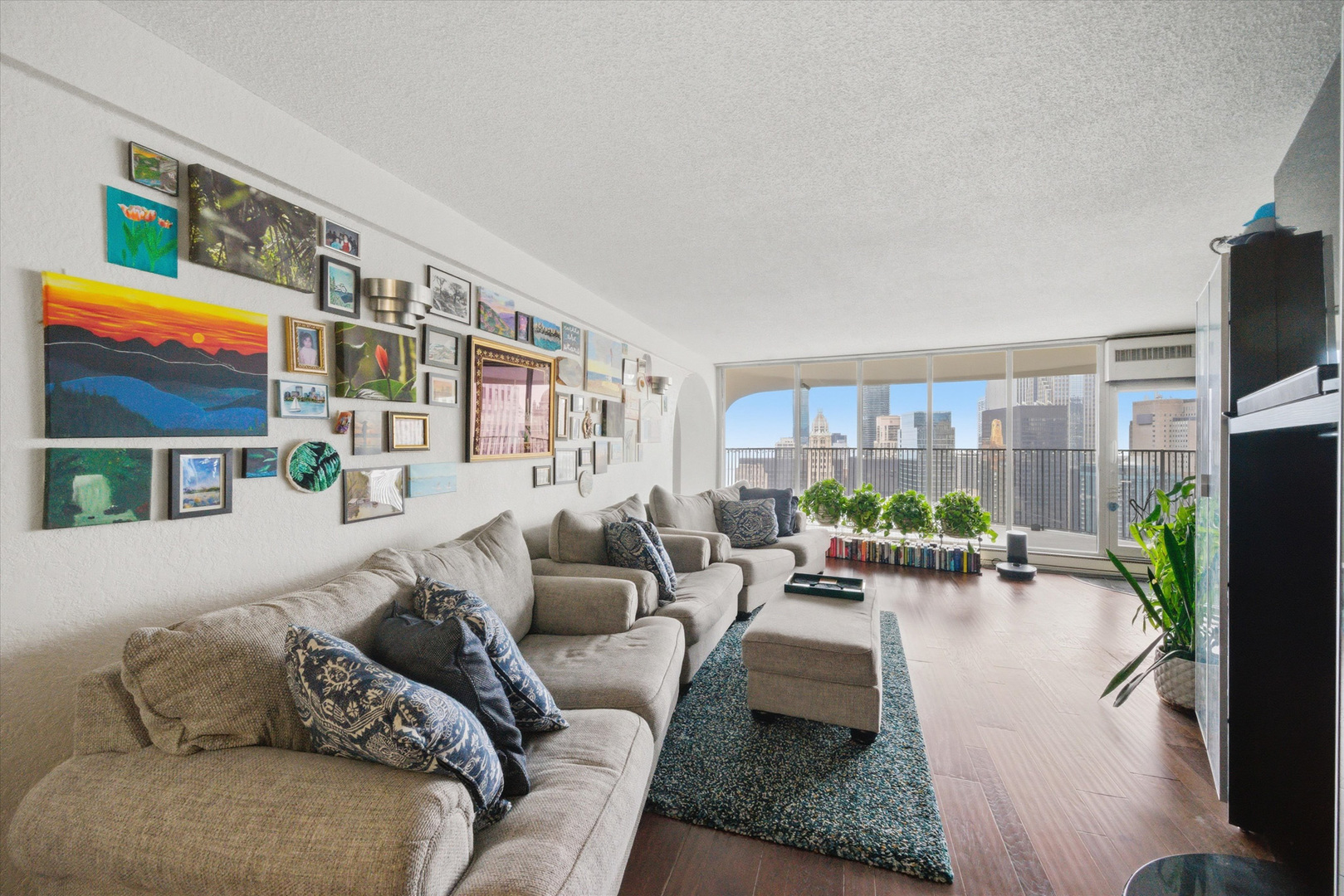 300 N State Street Unit: 5306
