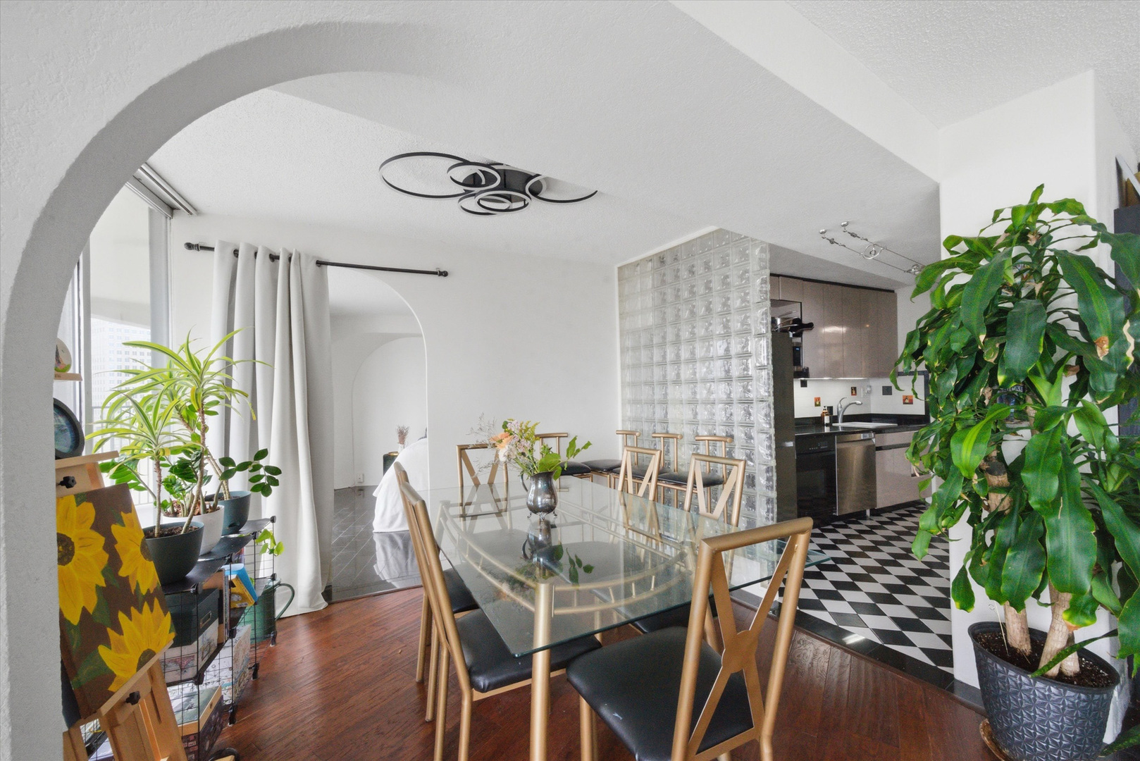 300 N State Street Unit: 5306