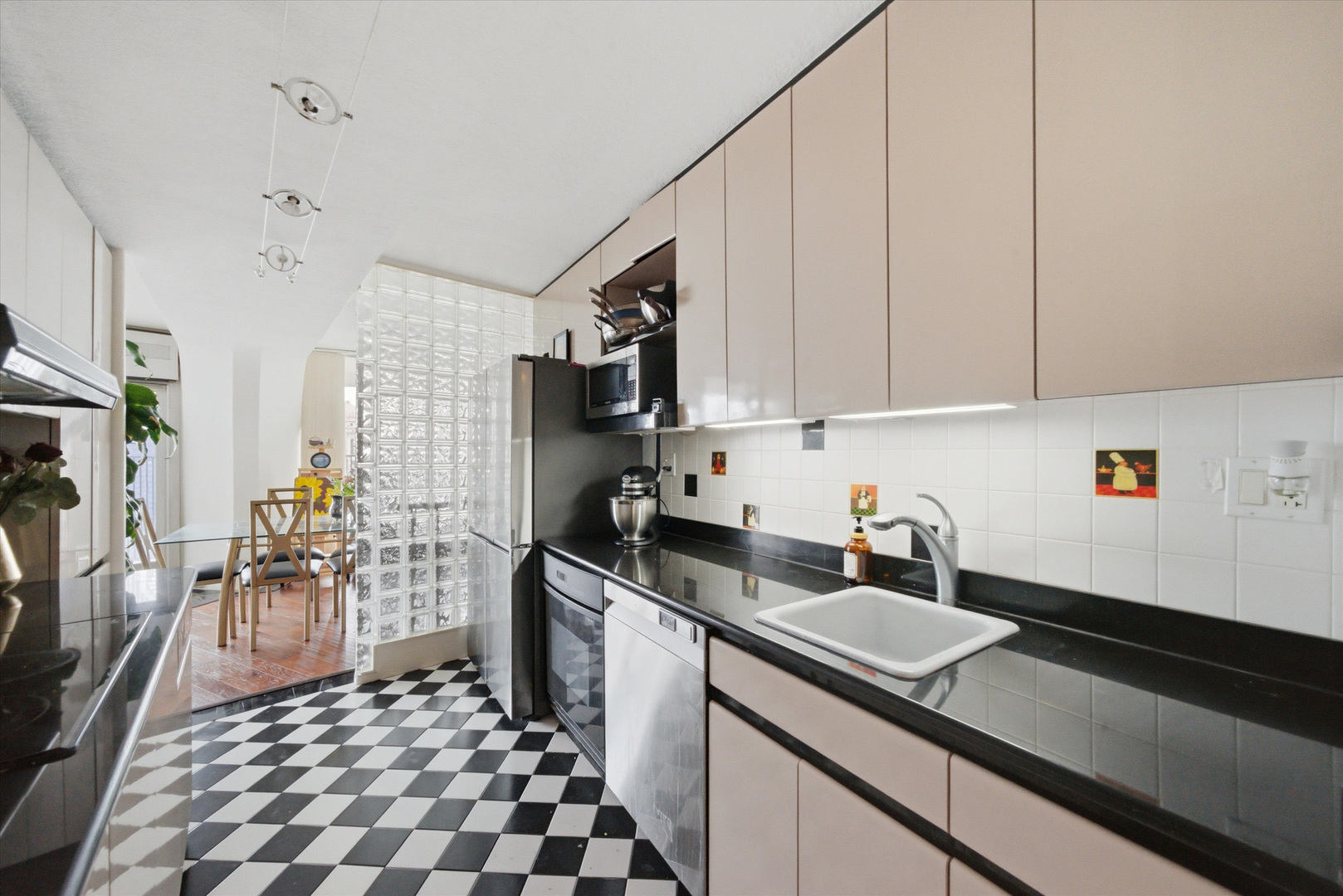 300 N State Street Unit: 5306