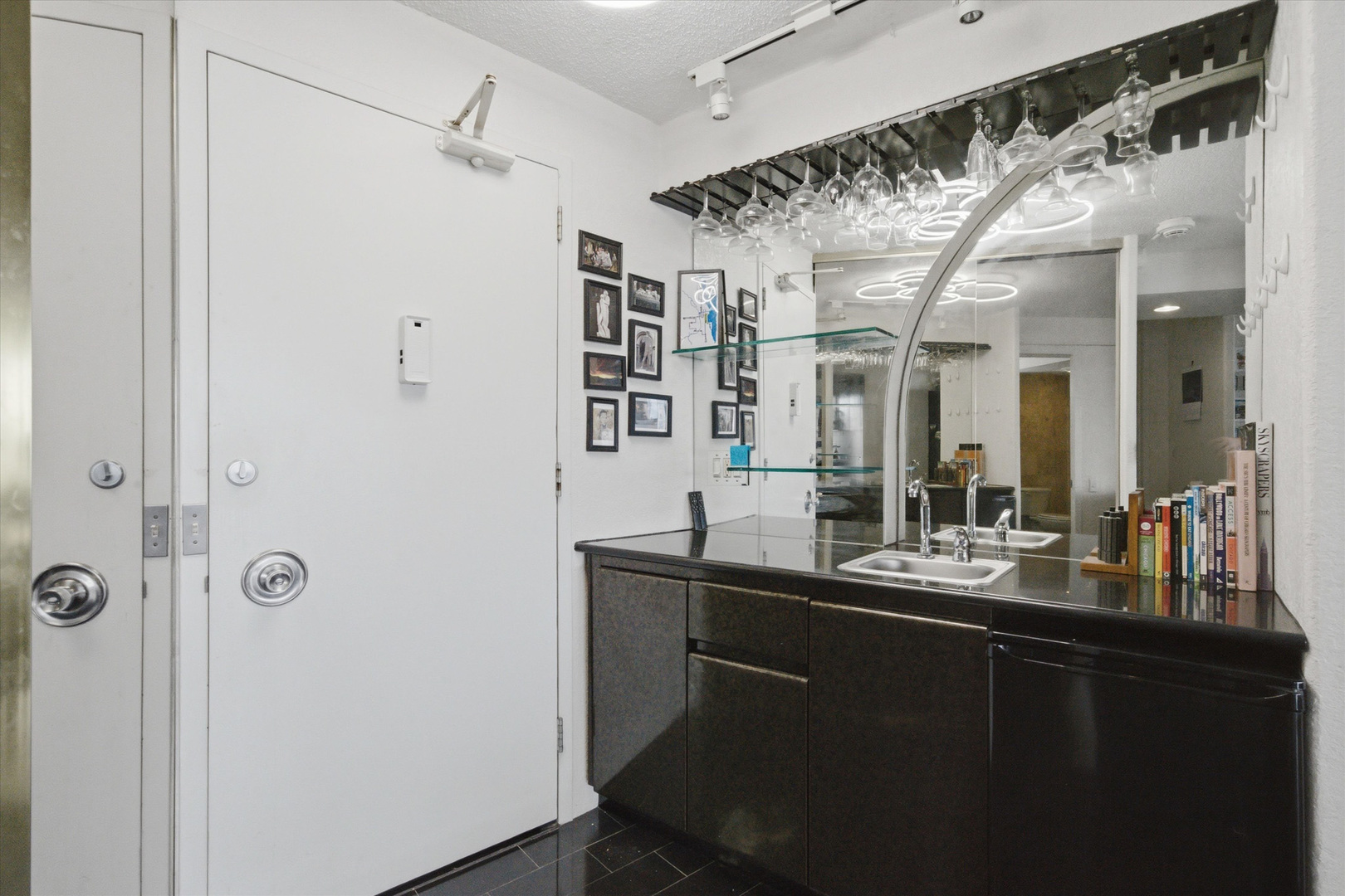 300 N State Street Unit: 5306