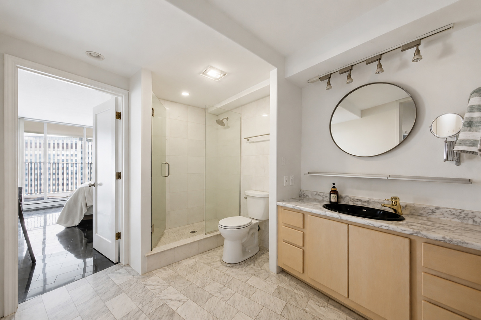300 N State Street Unit: 5306