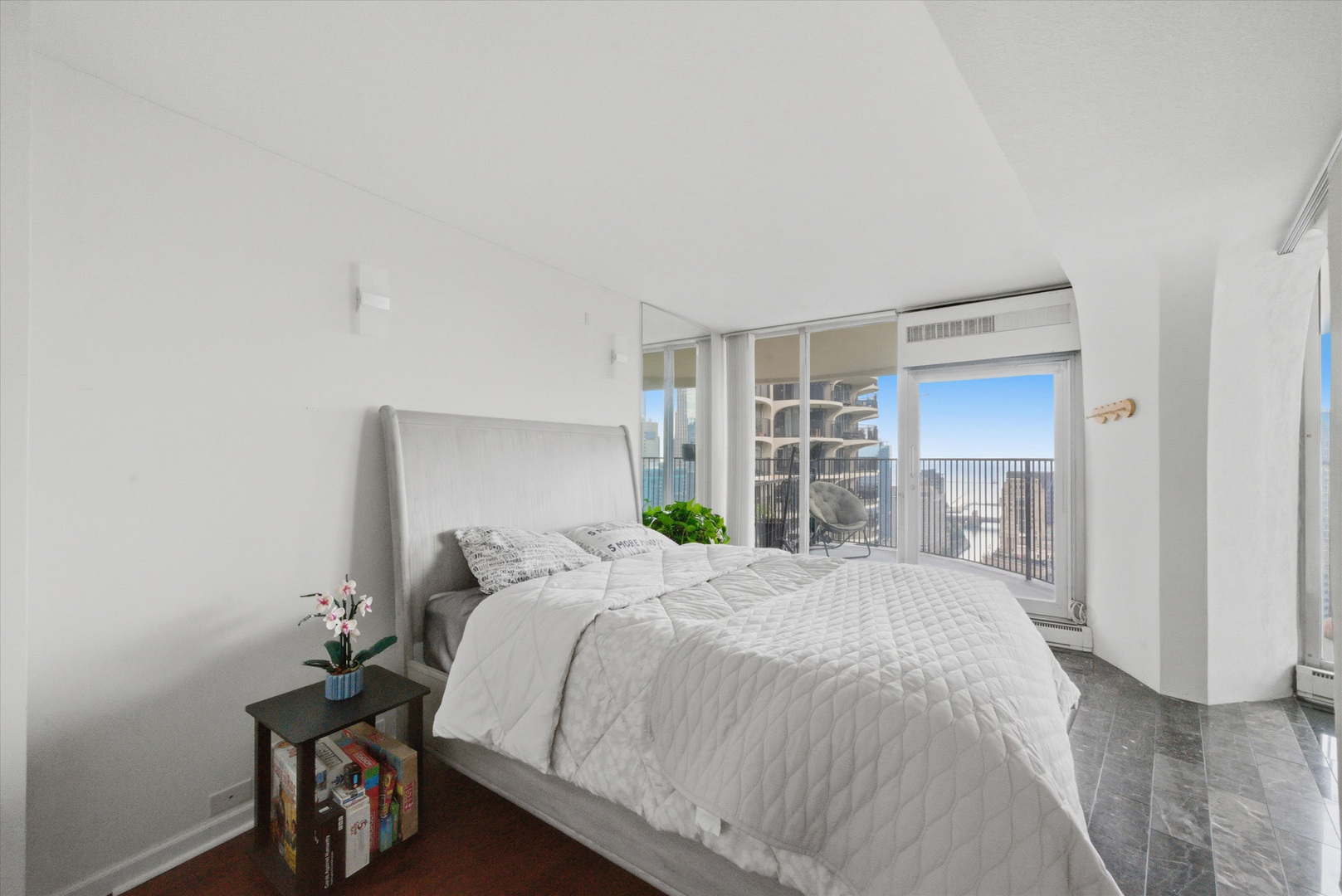 300 N State Street Unit: 5306