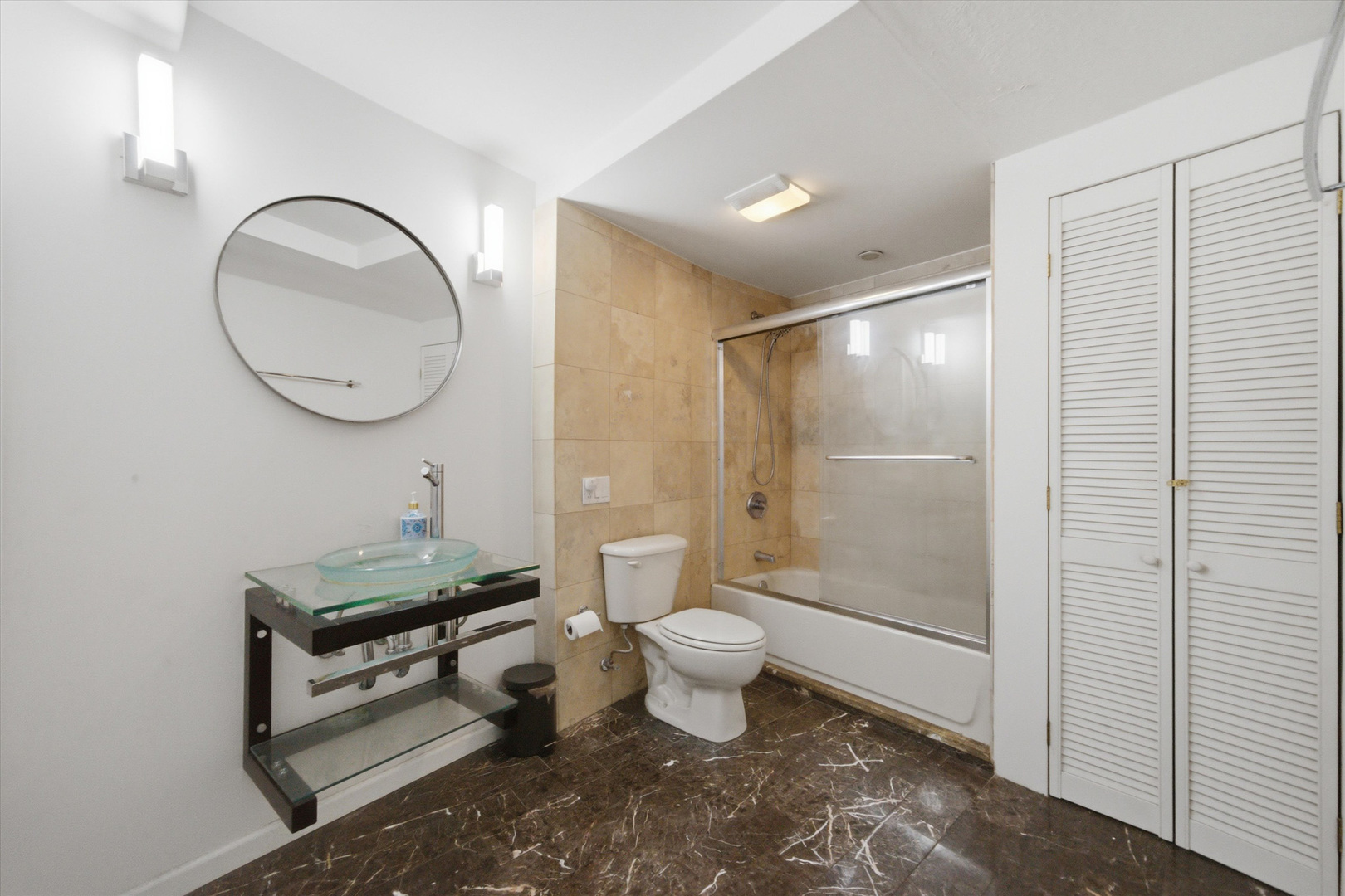 300 N State Street Unit: 5306