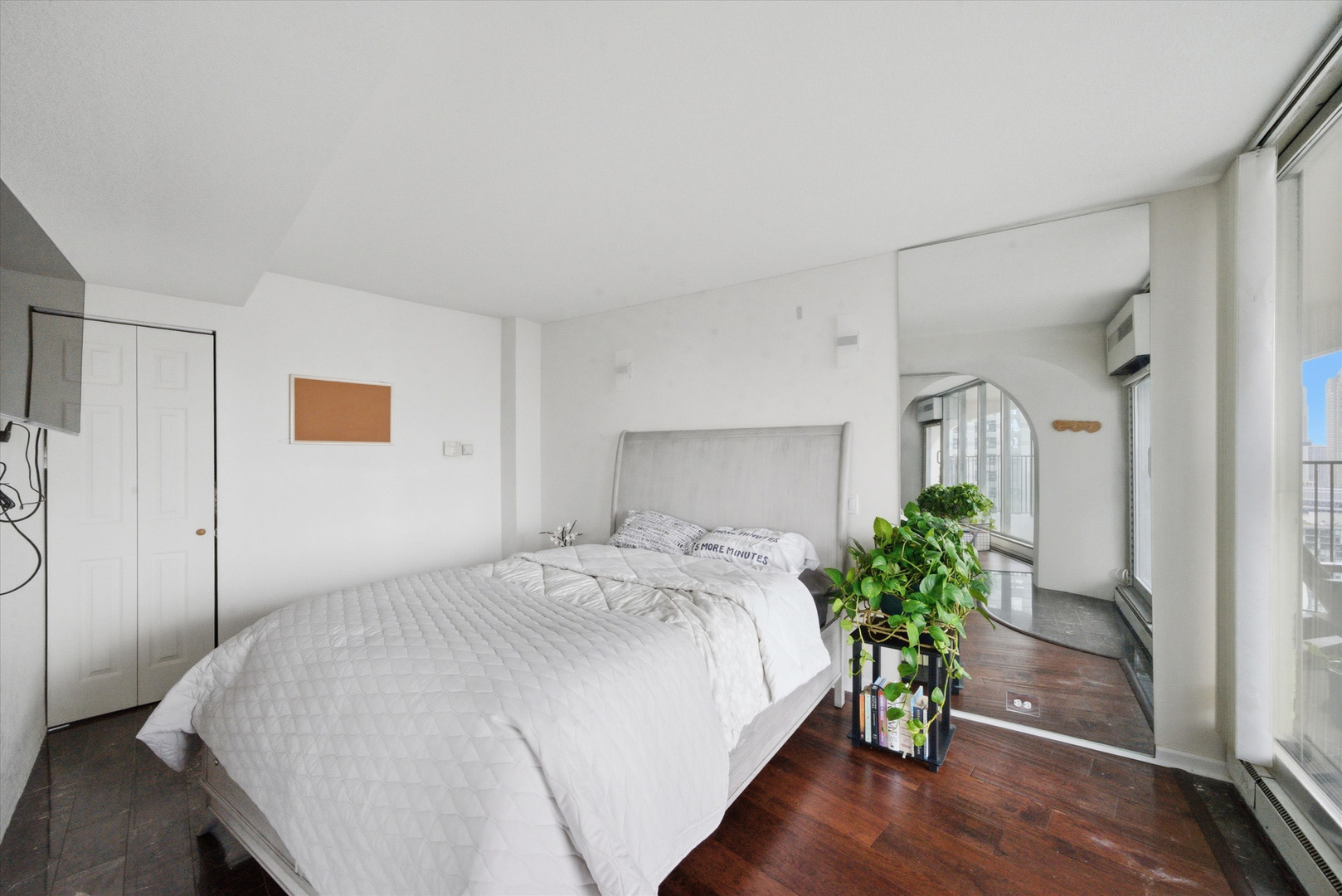 300 N State Street Unit: 5306