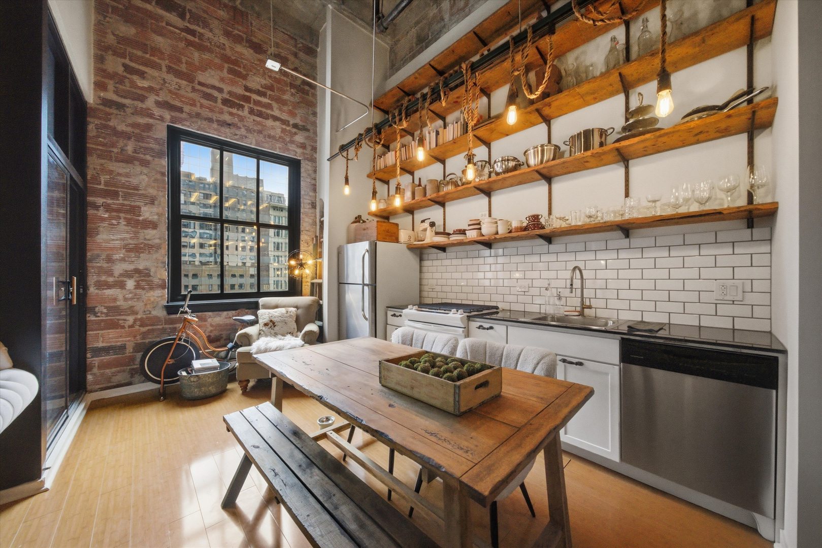 20 N State Street Unit: 1013