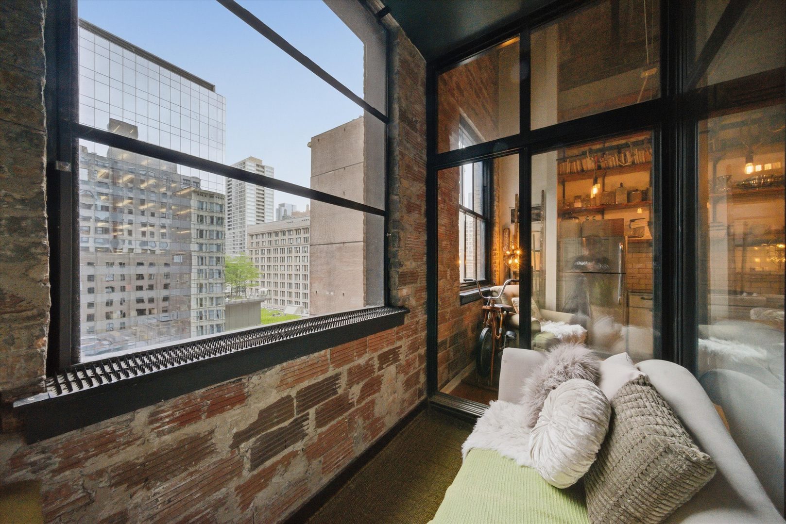 20 N State Street Unit: 1013
