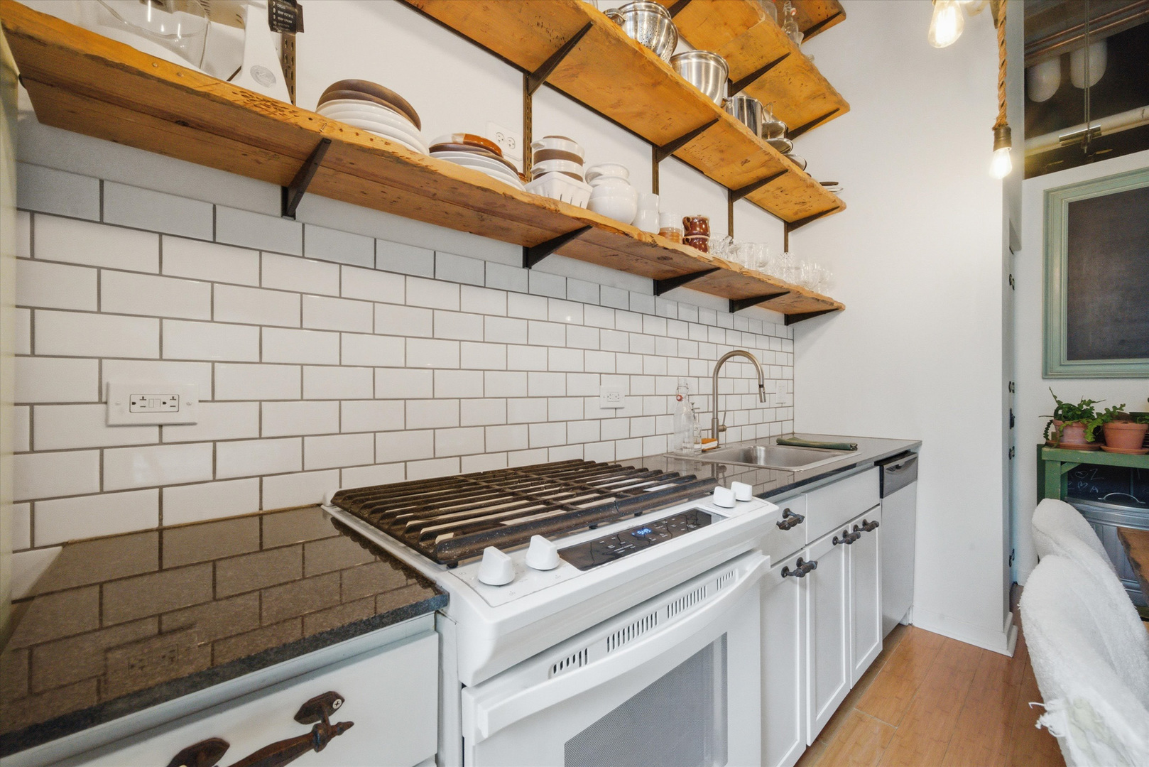20 N State Street Unit: 1013