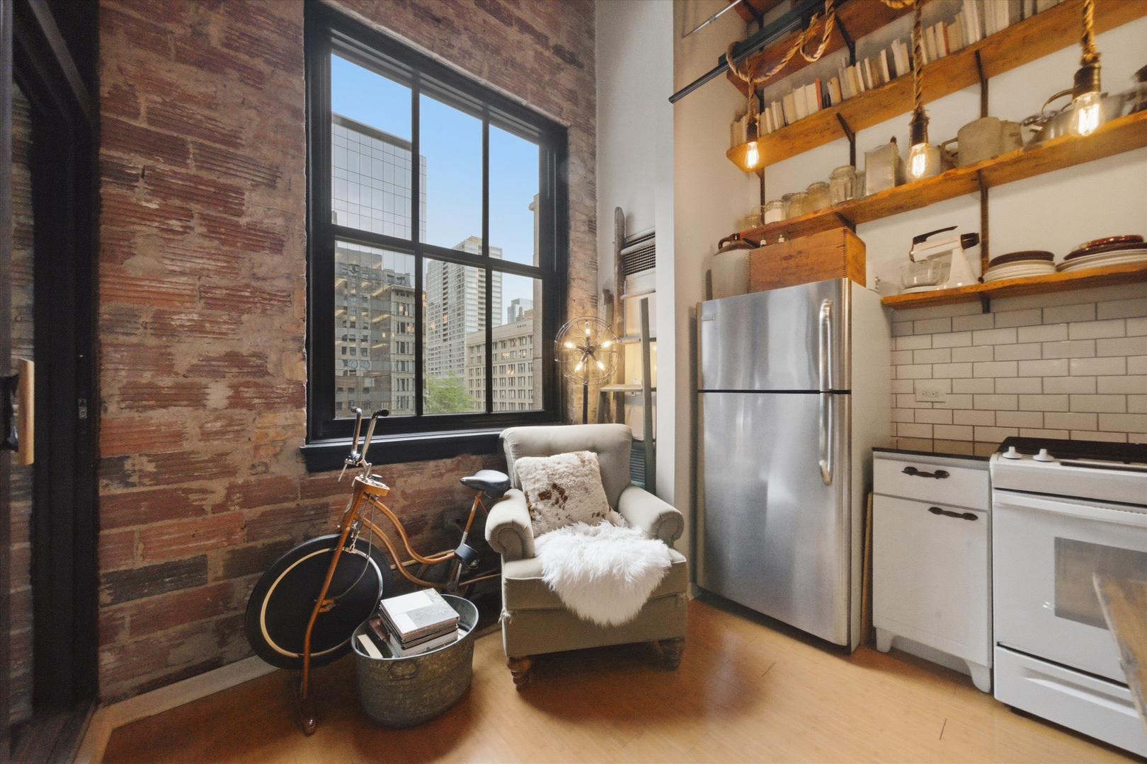 20 N State Street Unit: 1013
