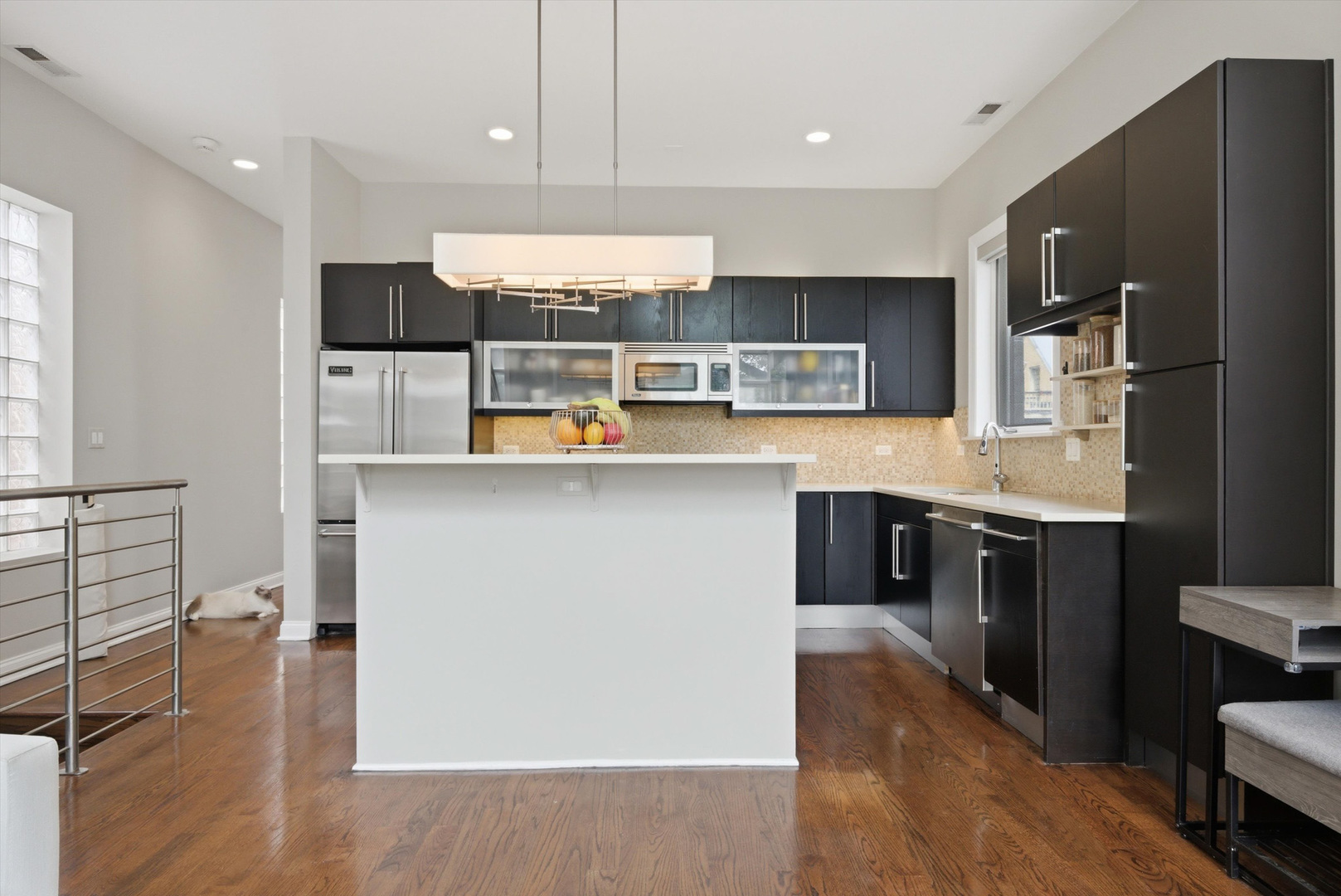 2062 N Leavitt Street Unit: 2