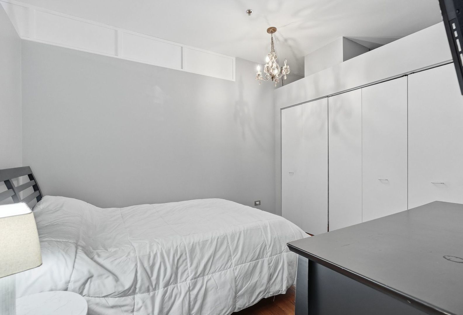 212 W Washington Street Unit: 1707
