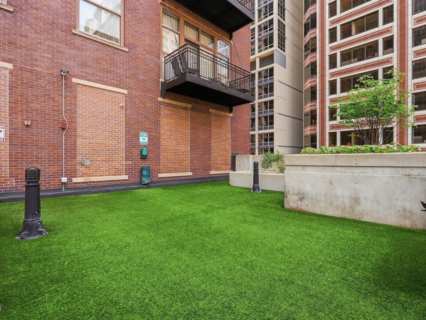 212 W Washington Street Unit: 1707