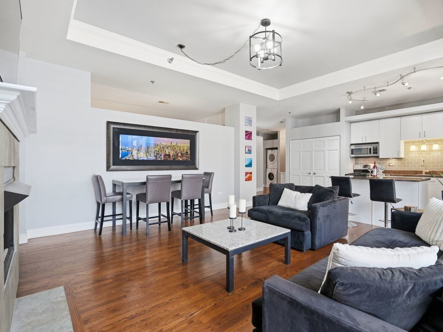 212 W Washington Street Unit: 1707