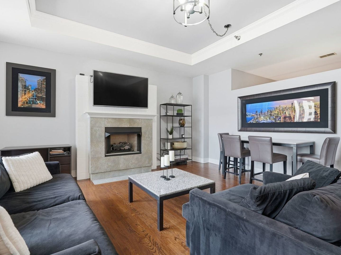 212 W Washington Street Unit: 1707