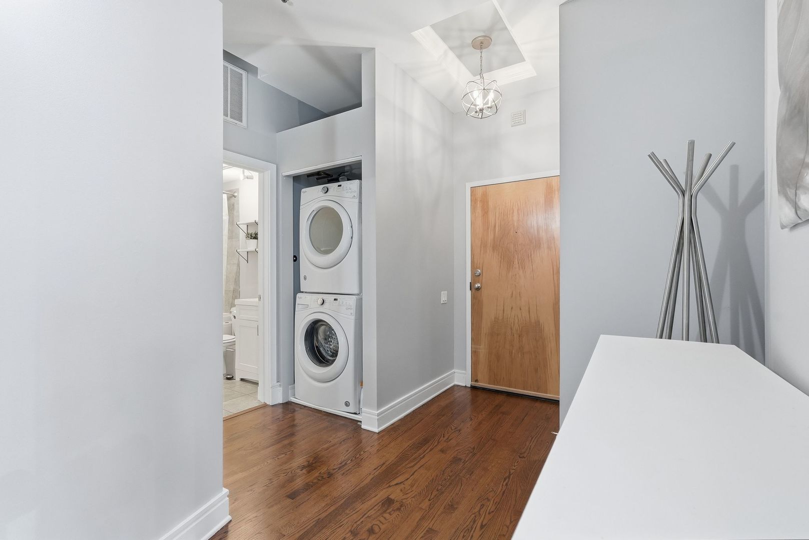 212 W Washington Street Unit: 1707