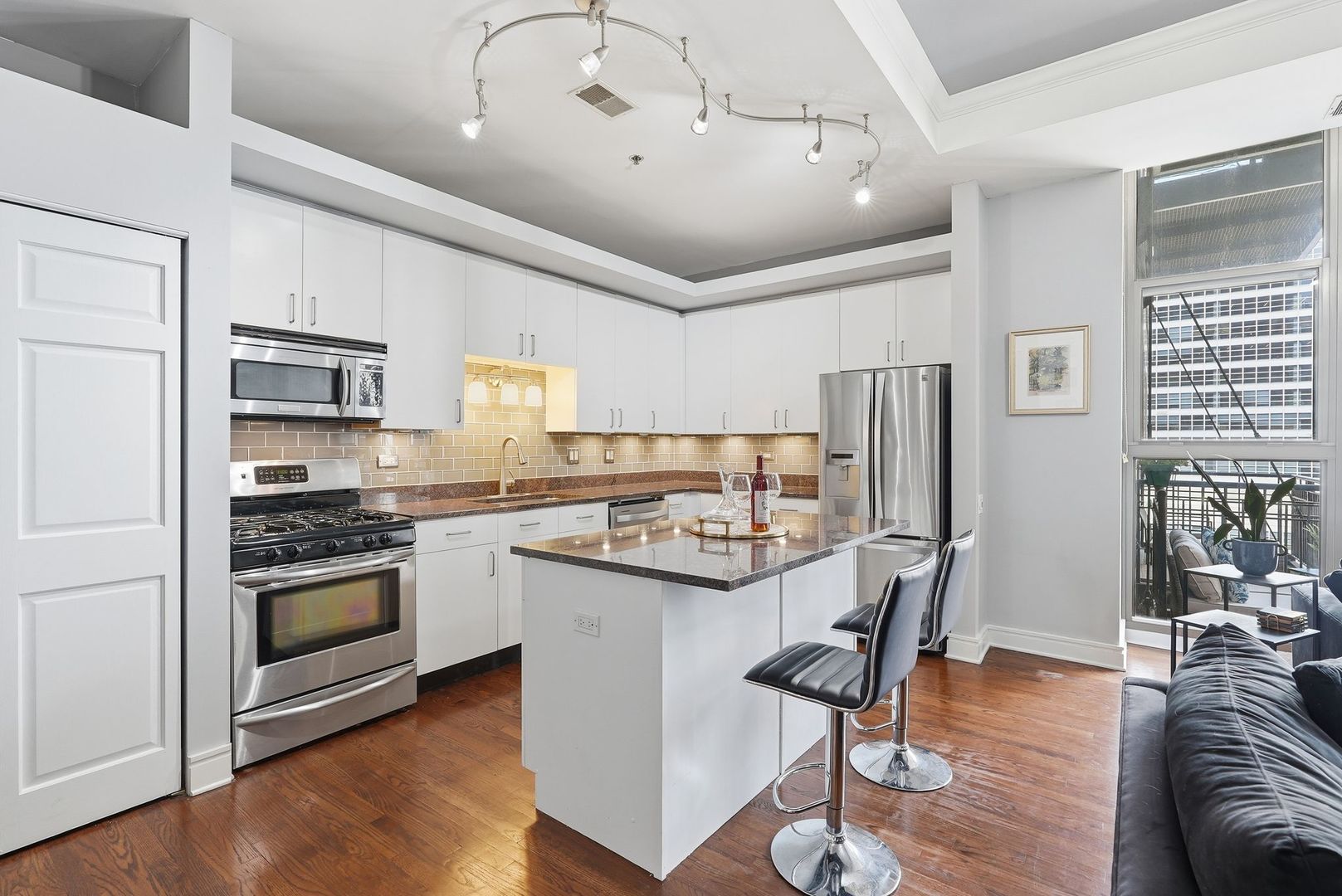 212 W Washington Street Unit: 1707