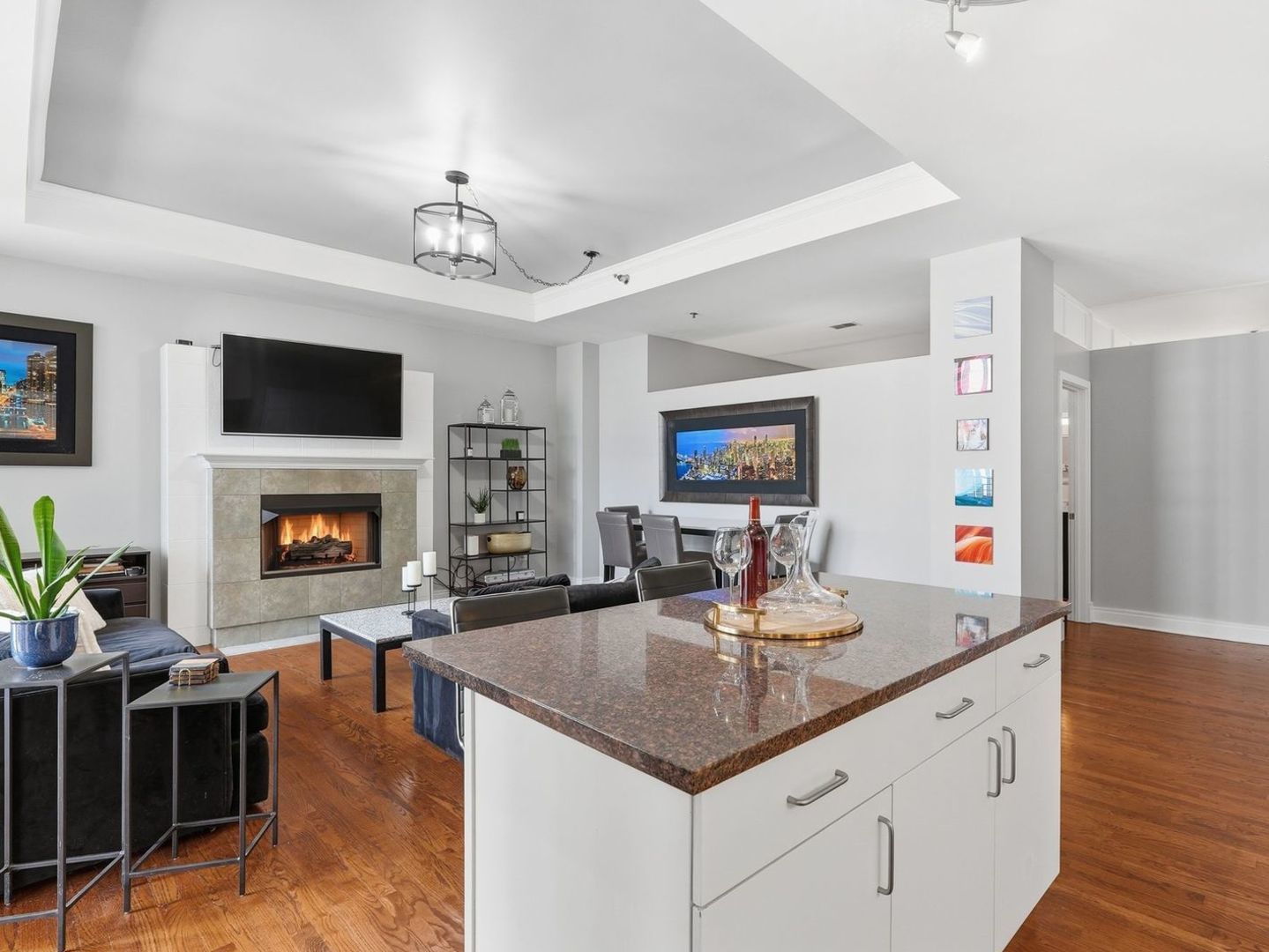 212 W Washington Street Unit: 1707