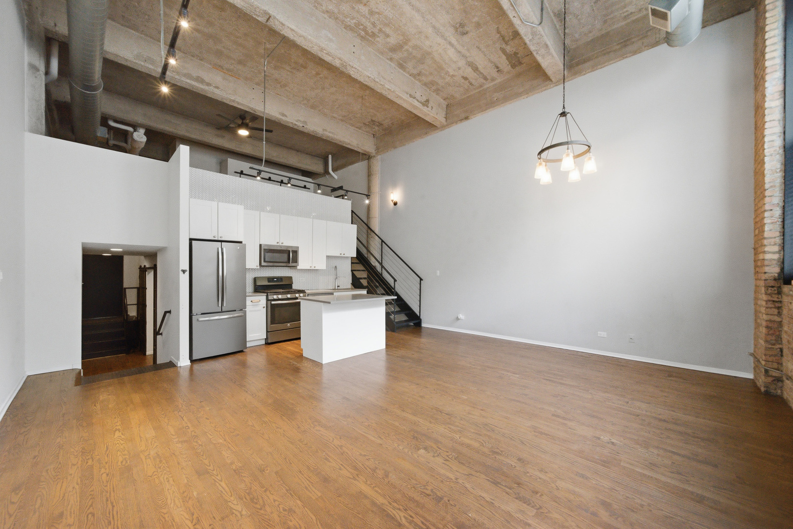 2000 S Michigan Avenue Unit: 103