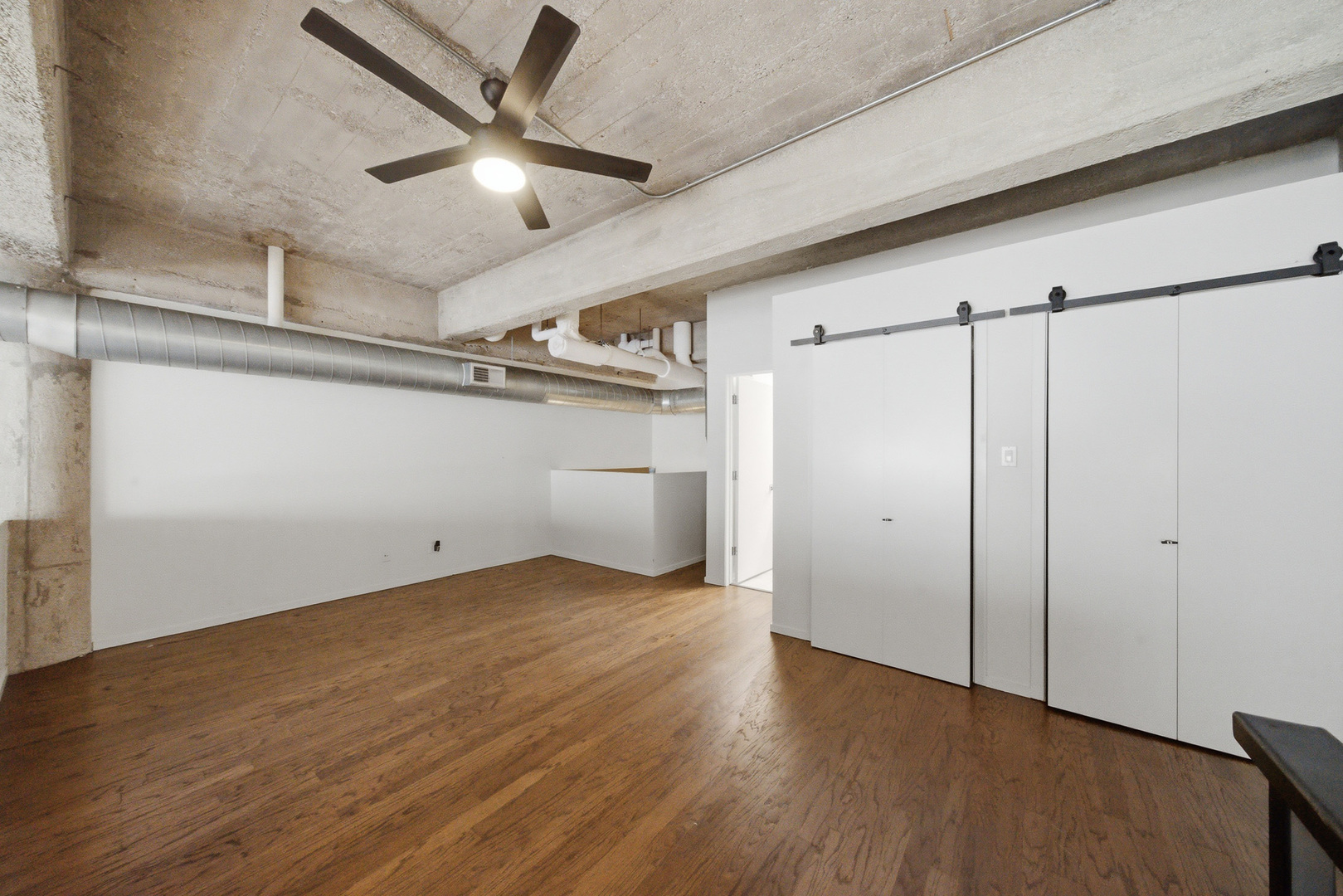 2000 S Michigan Avenue Unit: 103
