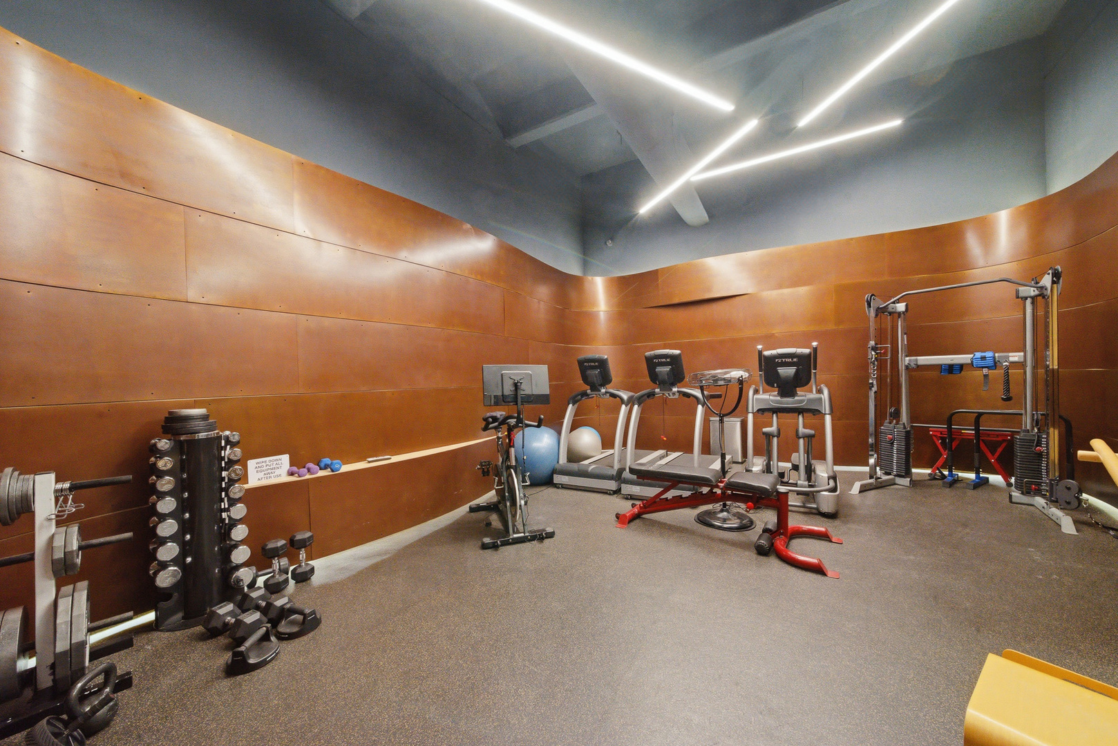 2000 S Michigan Avenue Unit: 103