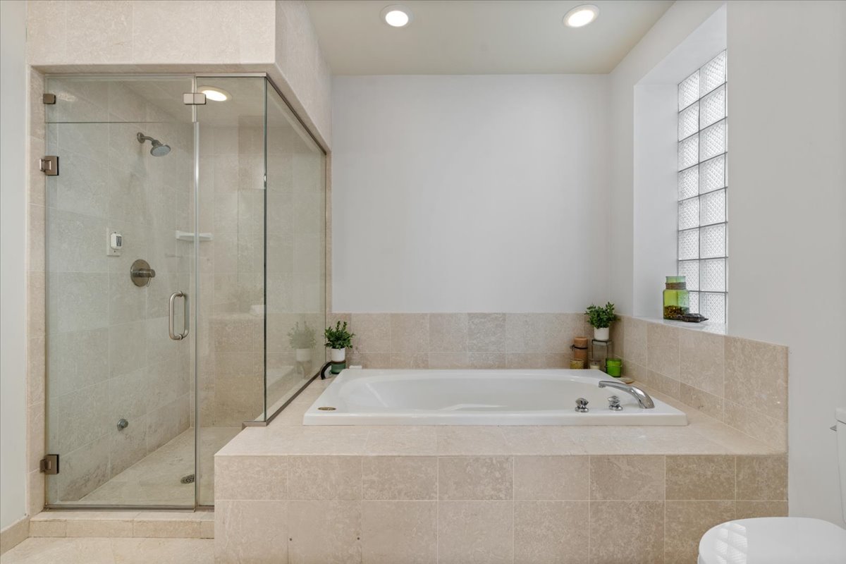 3248 N Sheffield Avenue Unit: 3