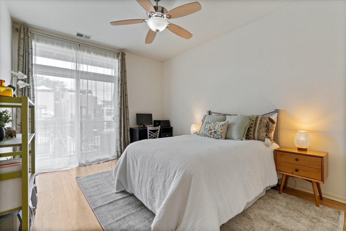 3248 N Sheffield Avenue Unit: 3