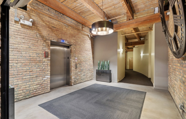 2300 W Wabansia Avenue Unit: 122