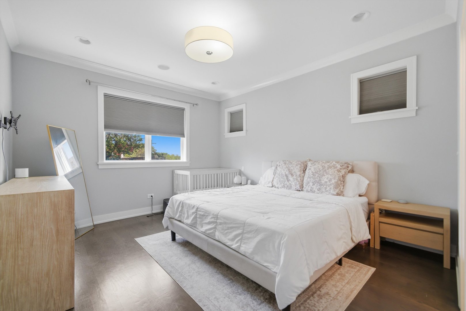 2341 W Roscoe Street Unit: 2W