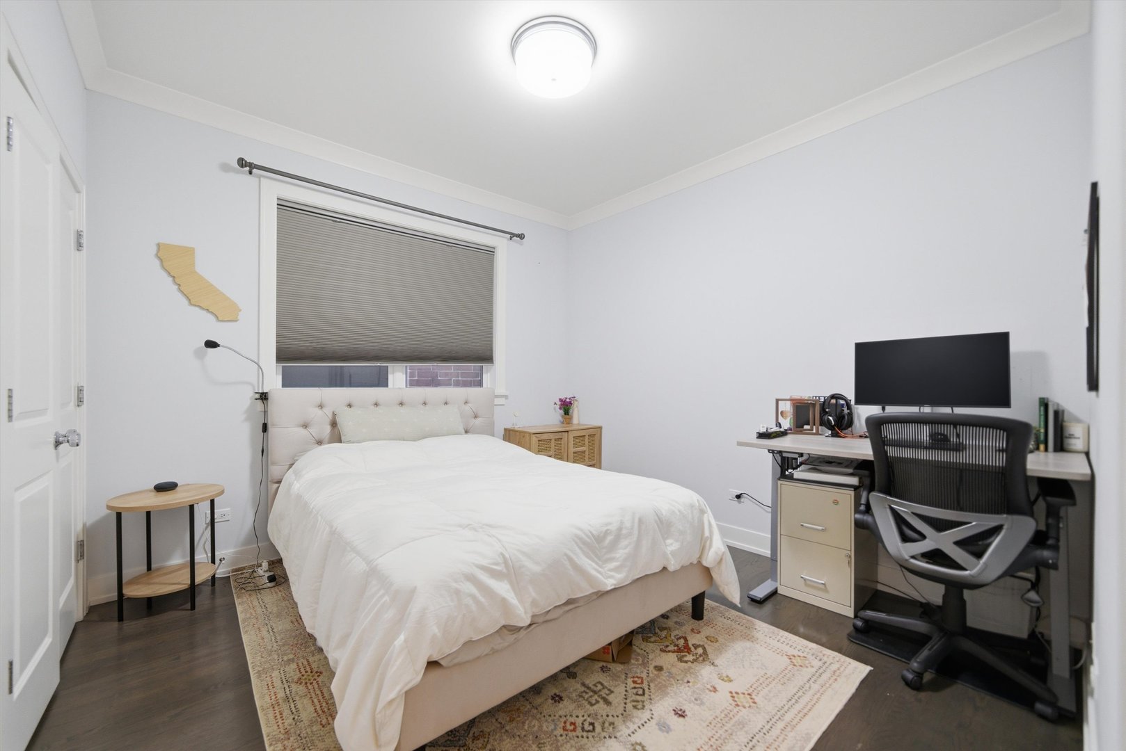 2341 W Roscoe Street Unit: 2W