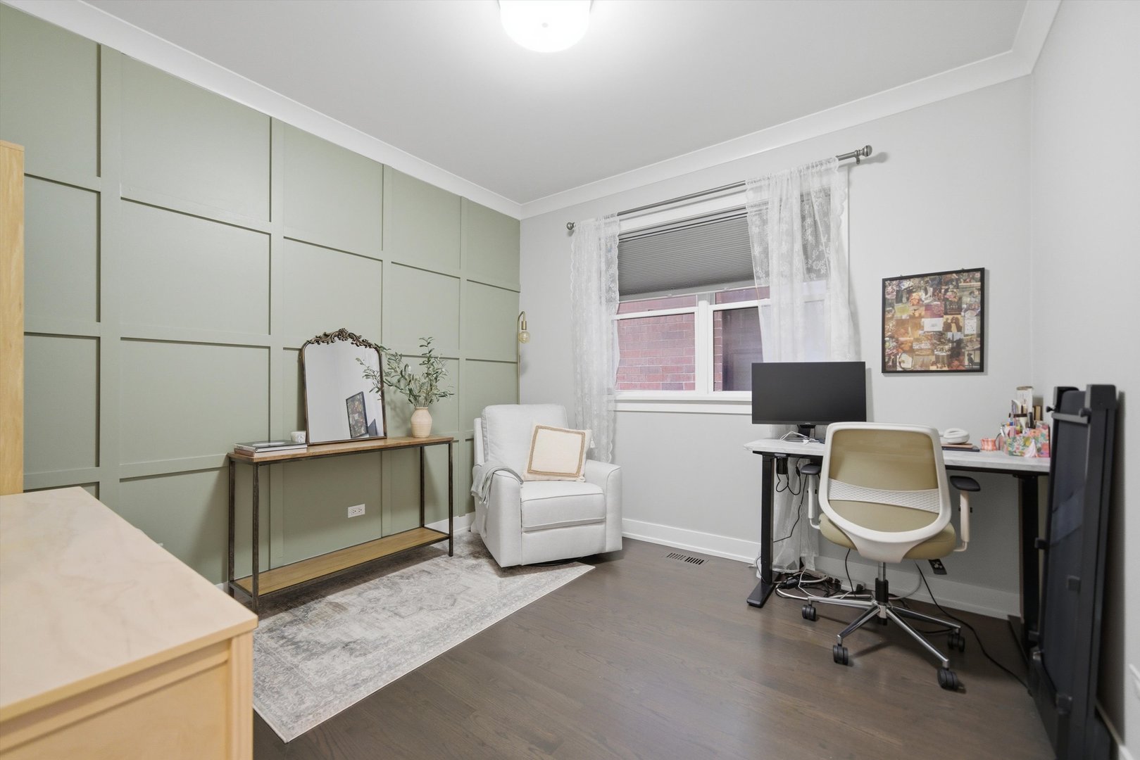 2341 W Roscoe Street Unit: 2W