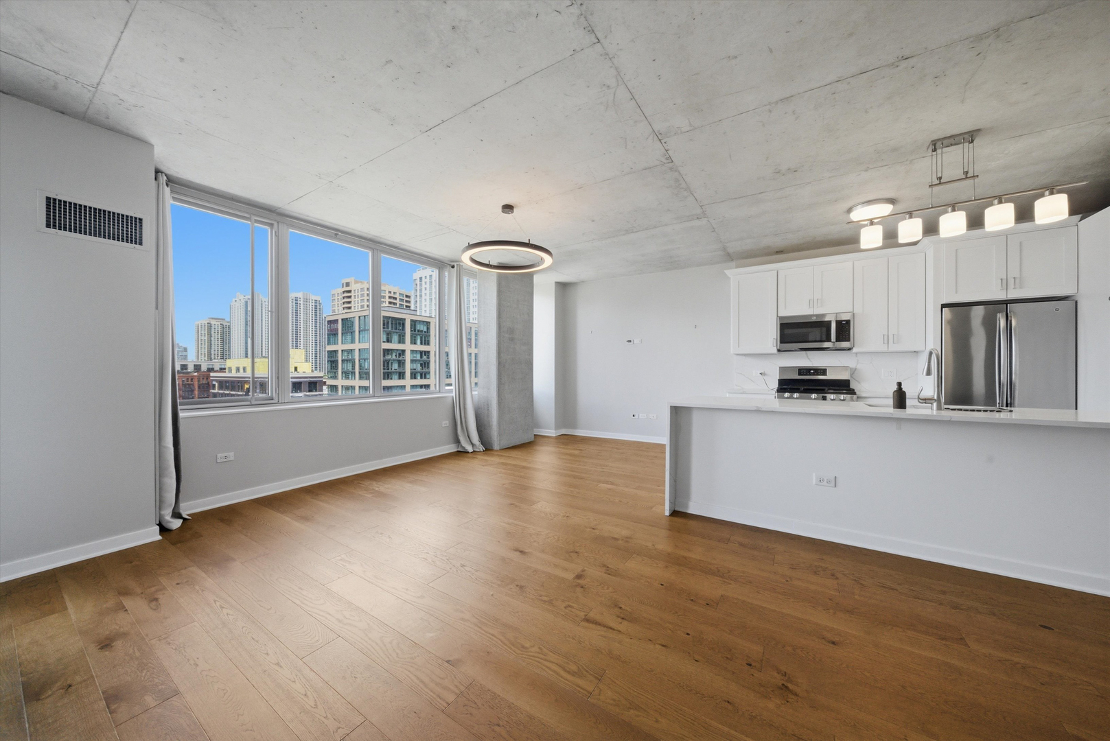 659 W Randolph Street Unit: 1005