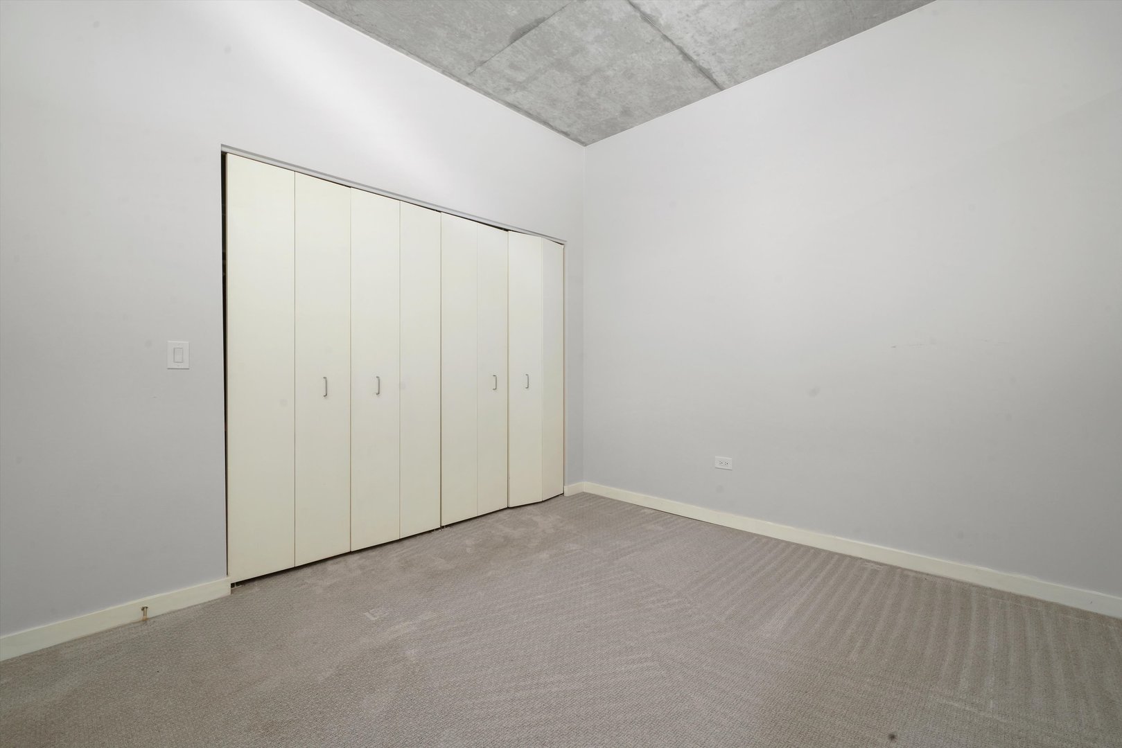 700 N Larrabee Street Unit: 1004