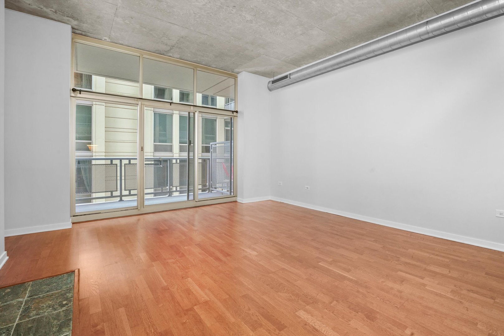 700 N Larrabee Street Unit: 1004