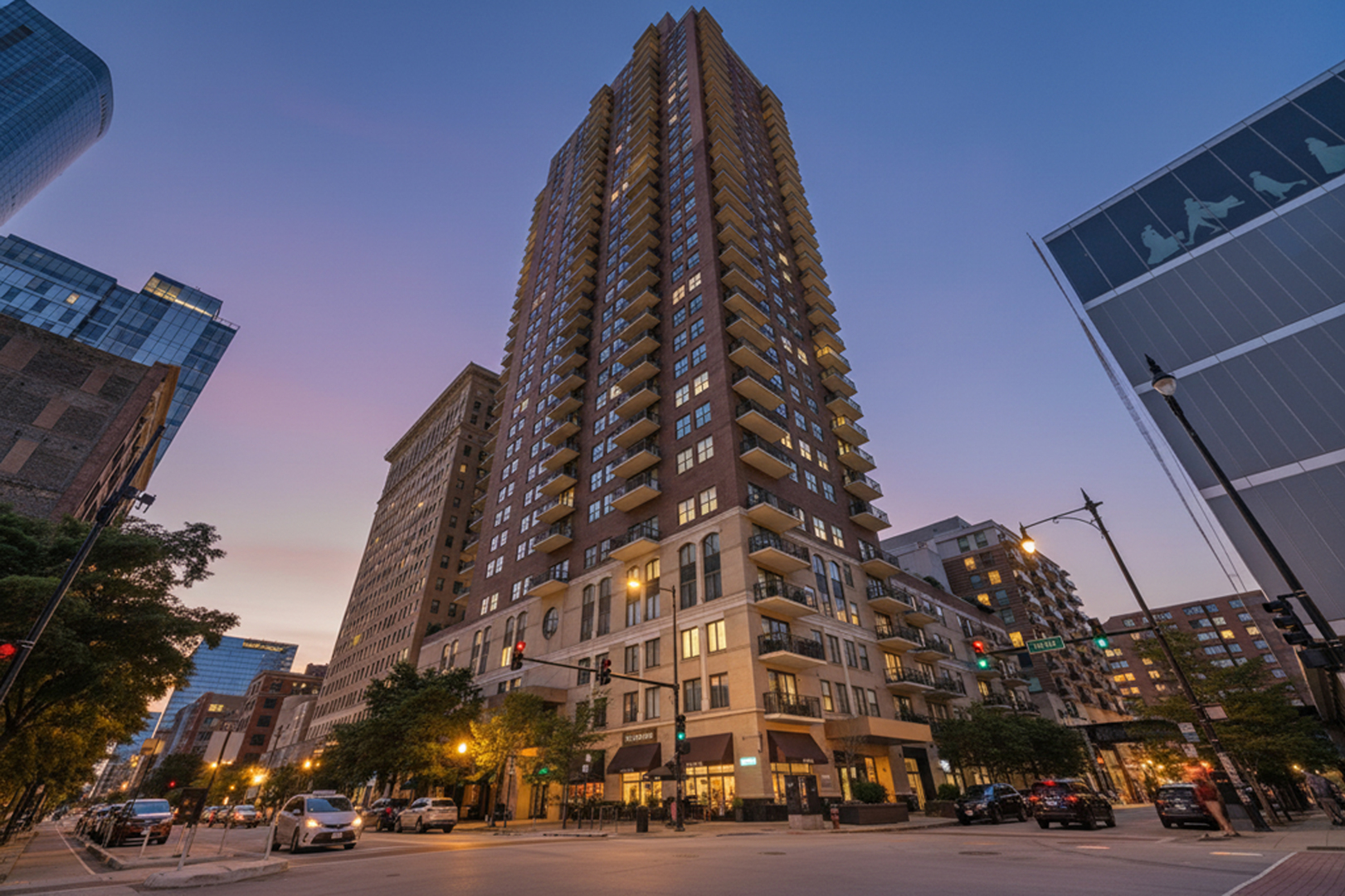 41 E 8TH Street Unit: 2905
