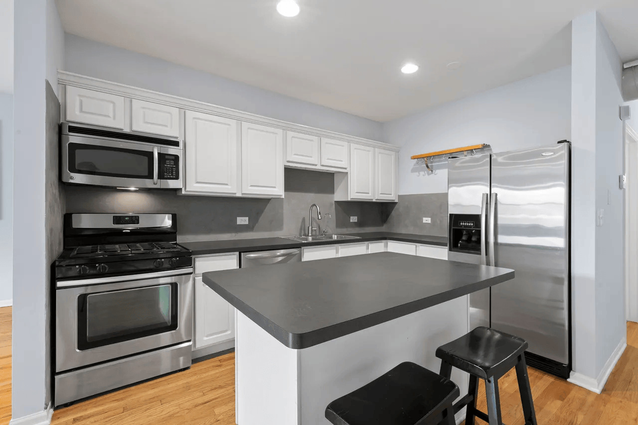 2315 W Harrison Street Unit: 3