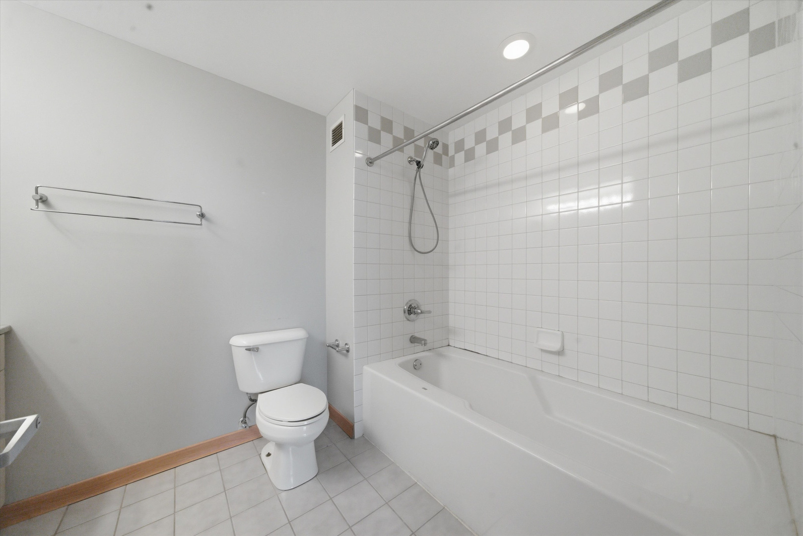 330 N Jefferson Street Unit: 1606