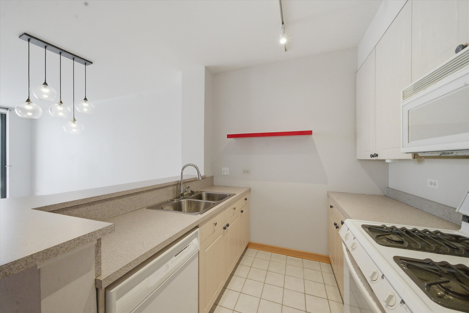 330 N Jefferson Street Unit: 1606