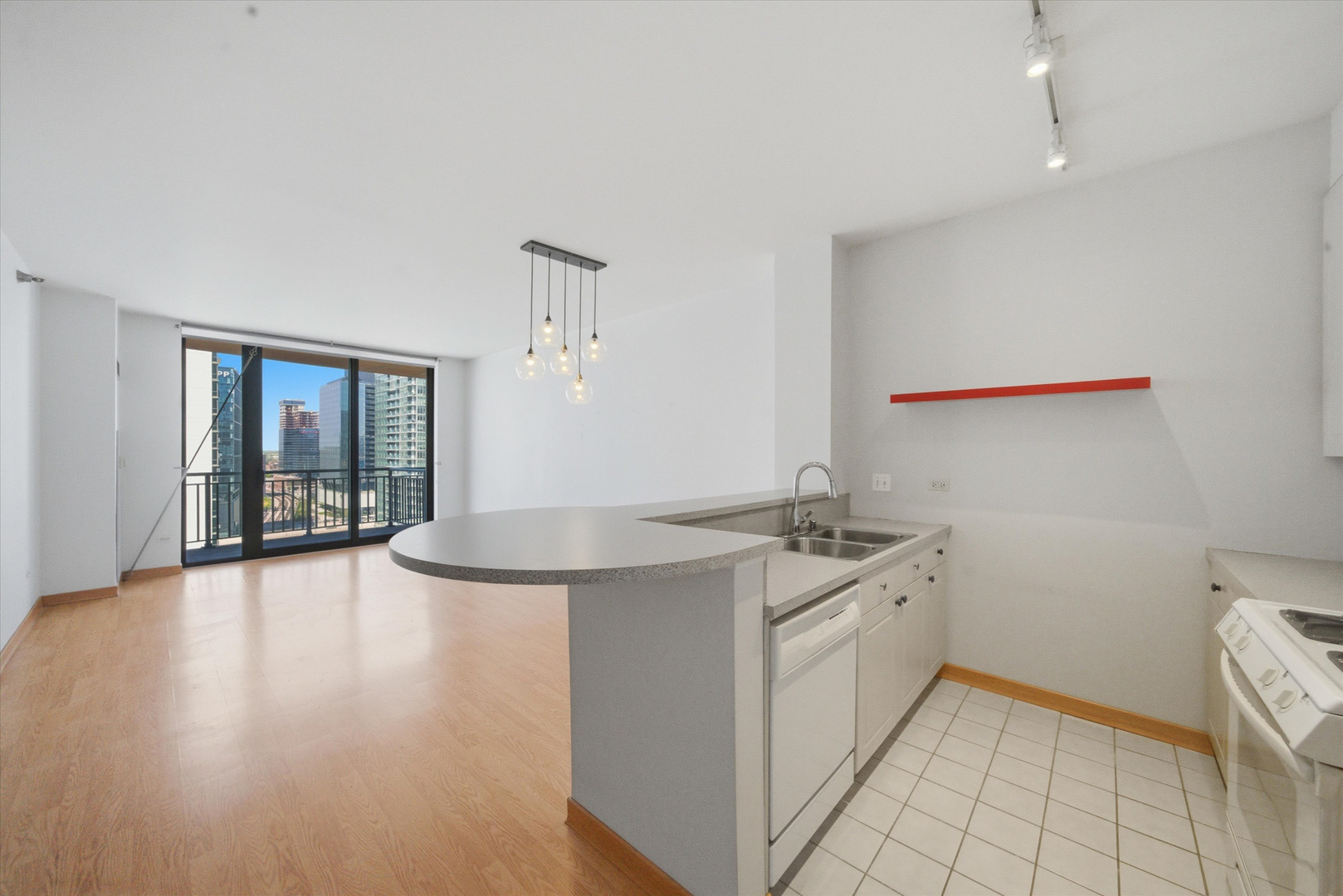 330 N Jefferson Street Unit: 1606