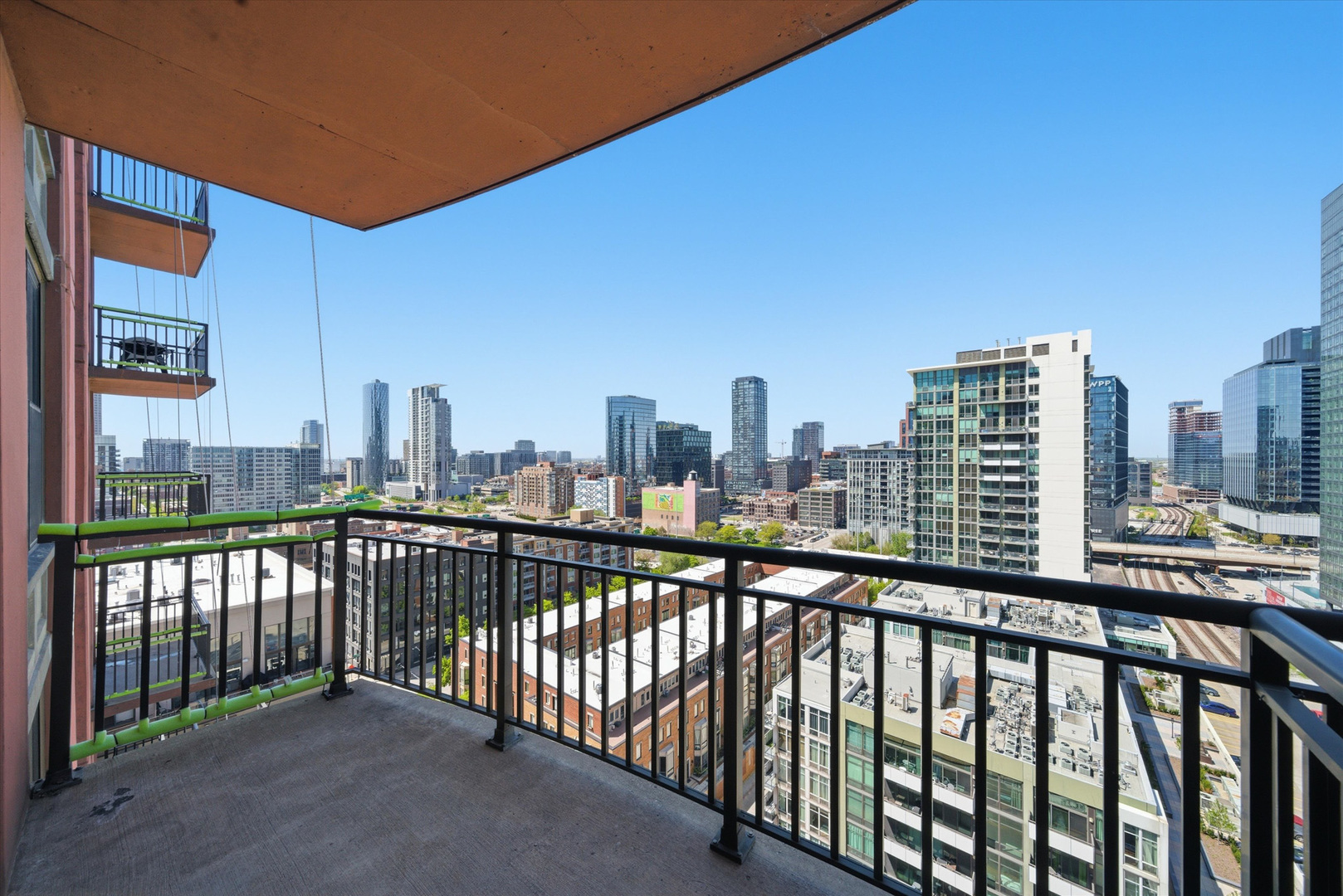 330 N Jefferson Street Unit: 1606