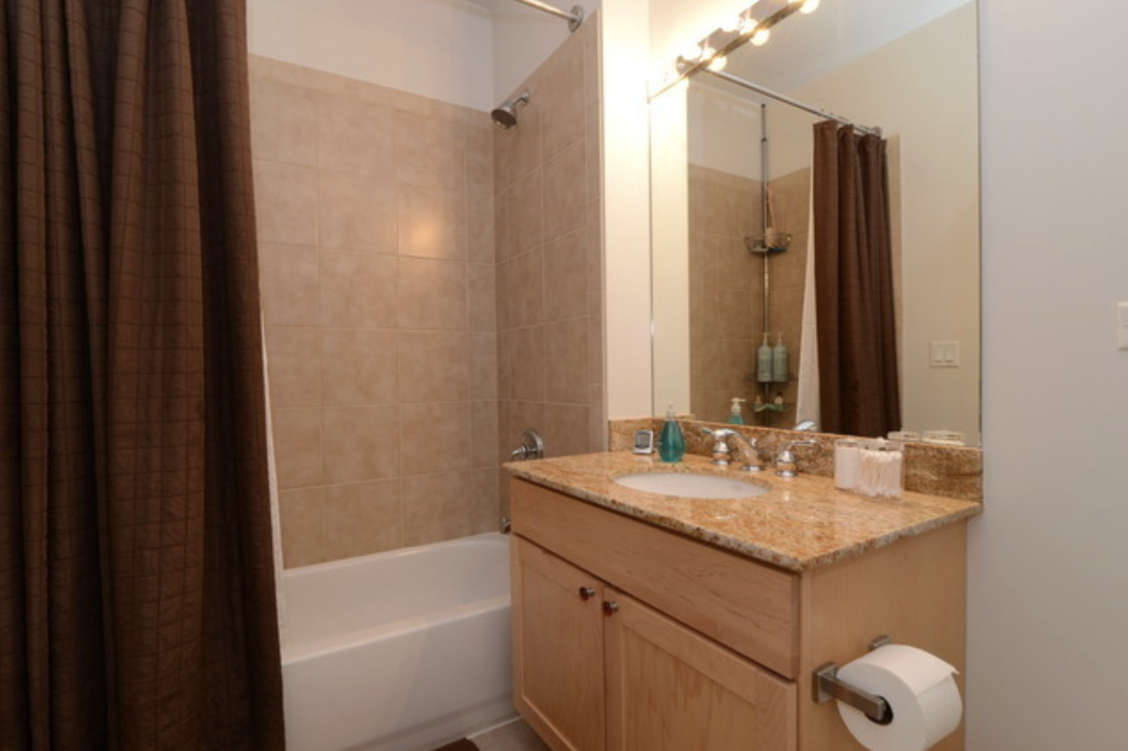 700 N Larrabee Street Unit: 1203
