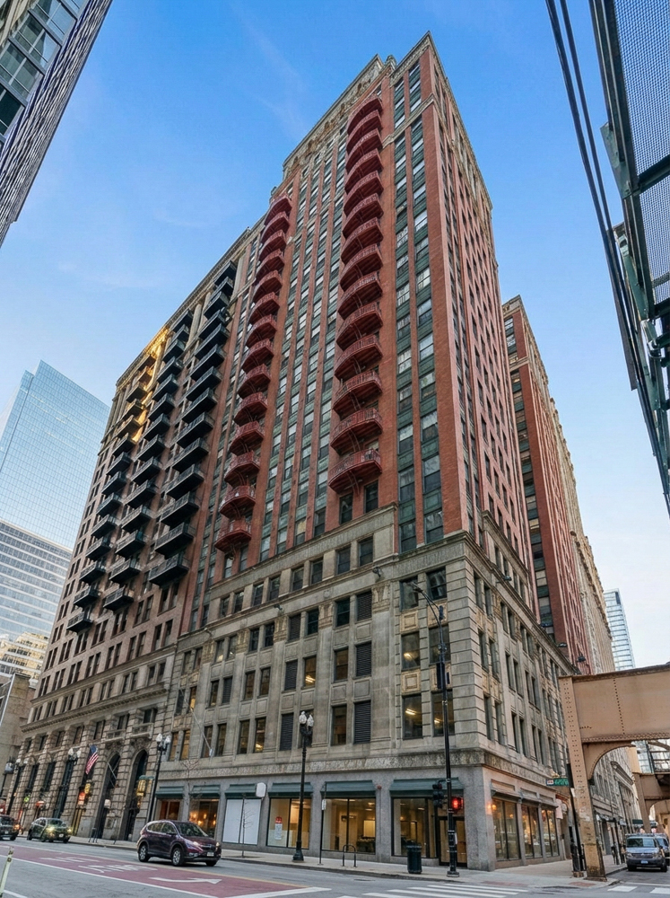 208 W WASHINGTON Street Unit: 1909